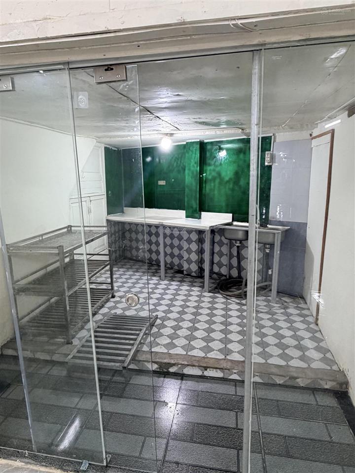 Cho thuê mặt bằng 102m2 ,nguyễn ảnh thủ quận 12  ngay ngã tư tô ký nguyễn ảnh thủ