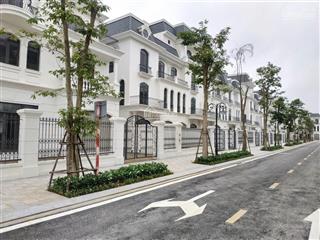 Bán biệt thự dt 308m2, hướng bắc mặt vườn hoa, đường to 15 m,giá 160 triệu/m².  0932 652 ***