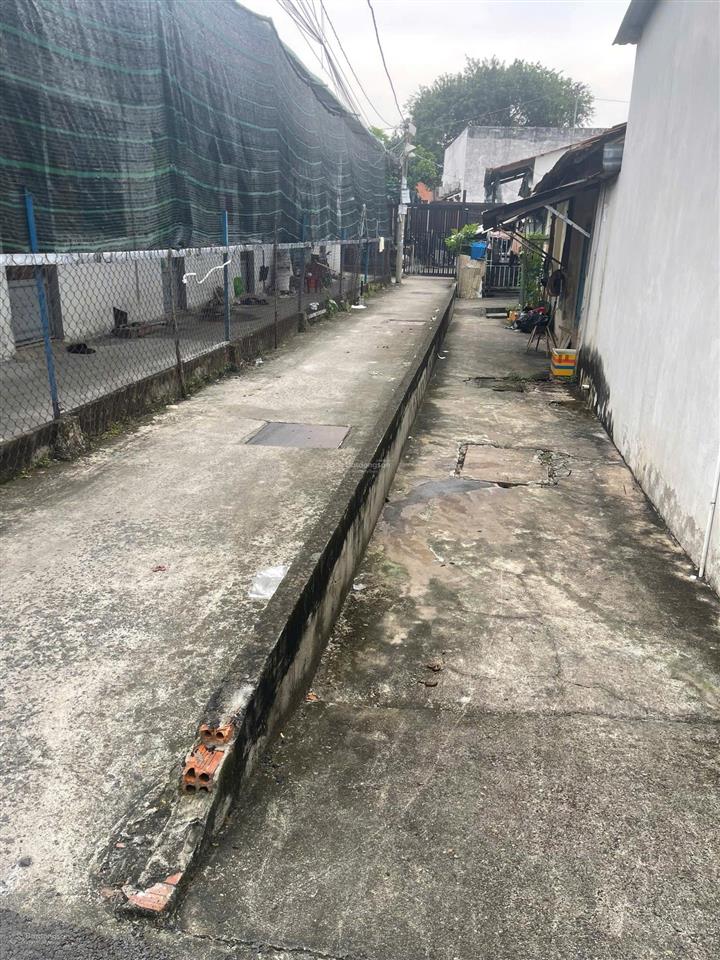 (11 x 17) gần chợ thủ đức. giá 9,2 tỷ (49 triệu/ m2) full thổ cư