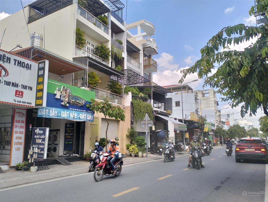 Mặt tiền lâm văn bền (4,8 x 17) 4 tầng. giá 19,5 tỷ