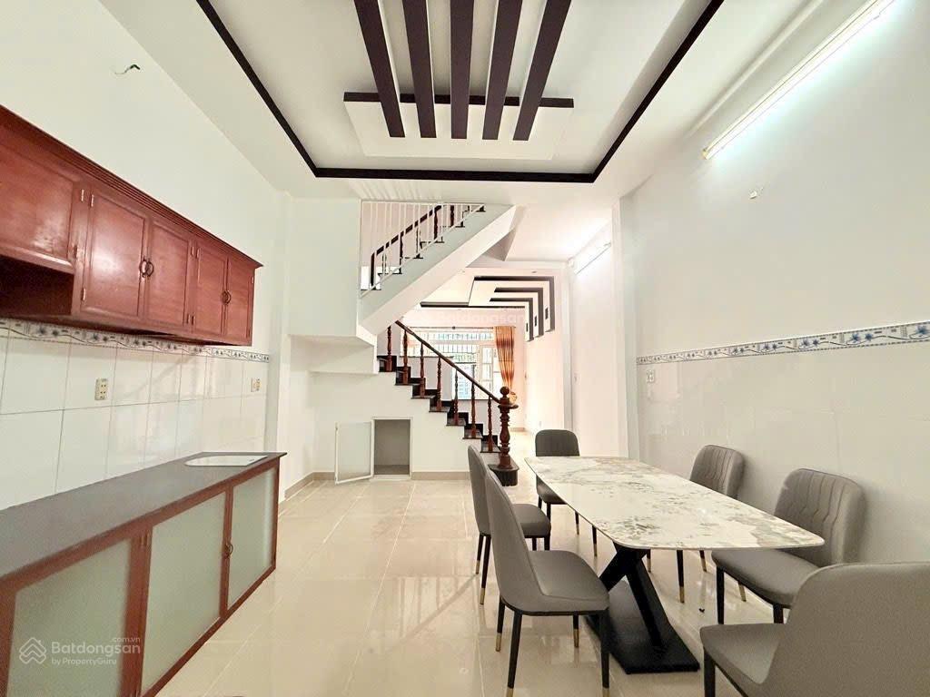 Nhà 2 tầng thạnh xuân 22, q. 12 dt 59m2 (4m x 15m) giá 4,7 tỷ, 1 trệt 1 lầu, 2pn, 2wc, sổ hồng