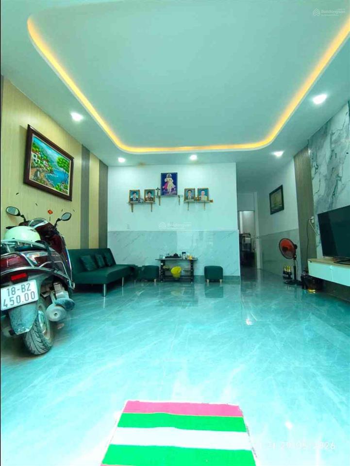 Ngộp bank nhà 2 tầng 3 phòng ngủ dt 51,7m (4,7m x 11m) giá chỉ 3,280tỷ nhà 1 trệt 1 lầu