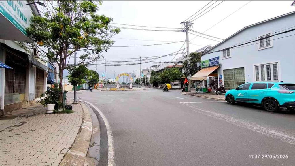 Ngộp bank nhà 2 tầng 3 phòng ngủ dt 51,7m (4,7m x 11m) giá chỉ 3,280tỷ nhà 1 trệt 1 lầu