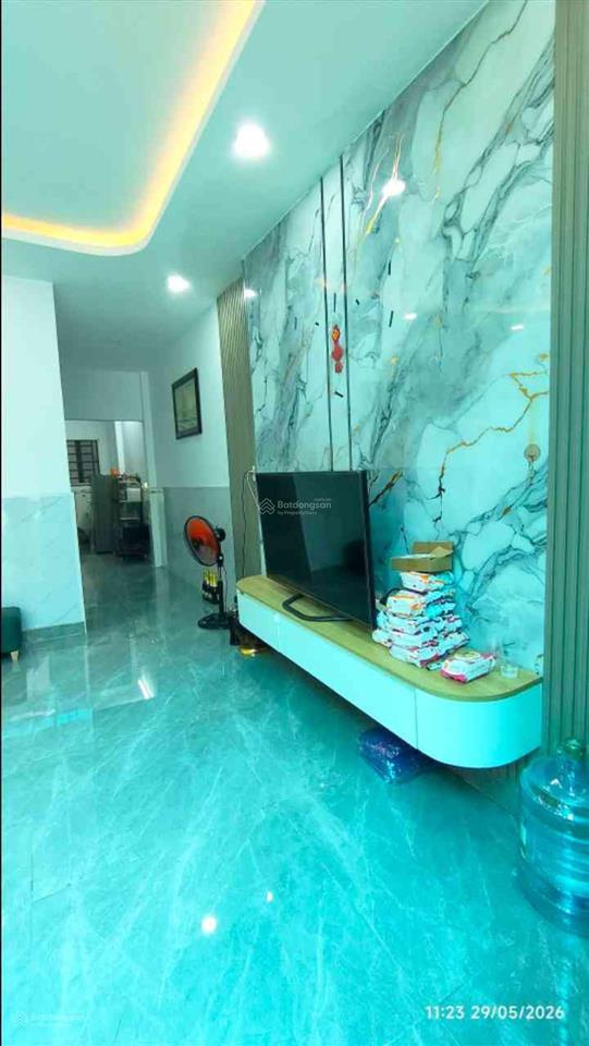Ngộp bank nhà 2 tầng 3 phòng ngủ dt 51,7m (4,7m x 11m) giá chỉ 3,280tỷ nhà 1 trệt 1 lầu