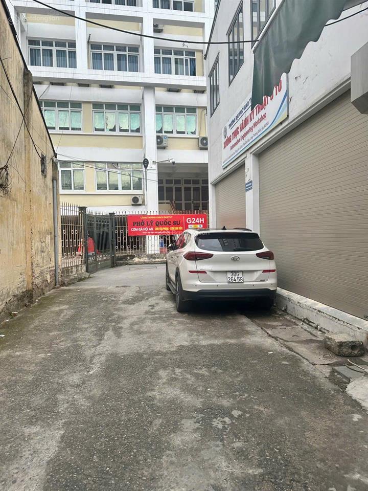 Cho thuê nhà riêng 5 tầng, 6 phòng ngủ khu cán bộ đh giao thông vận tải. giá 15 triệu