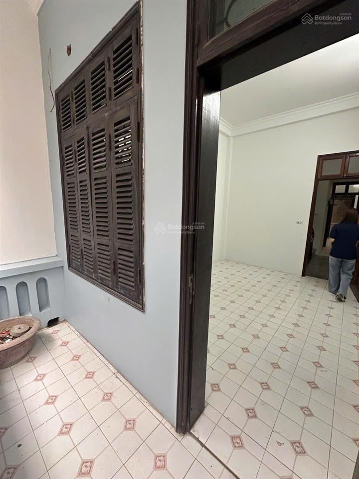 Cho thuê nhà riêng 5 tầng, 6 phòng ngủ khu cán bộ đh giao thông vận tải. giá 15 triệu
