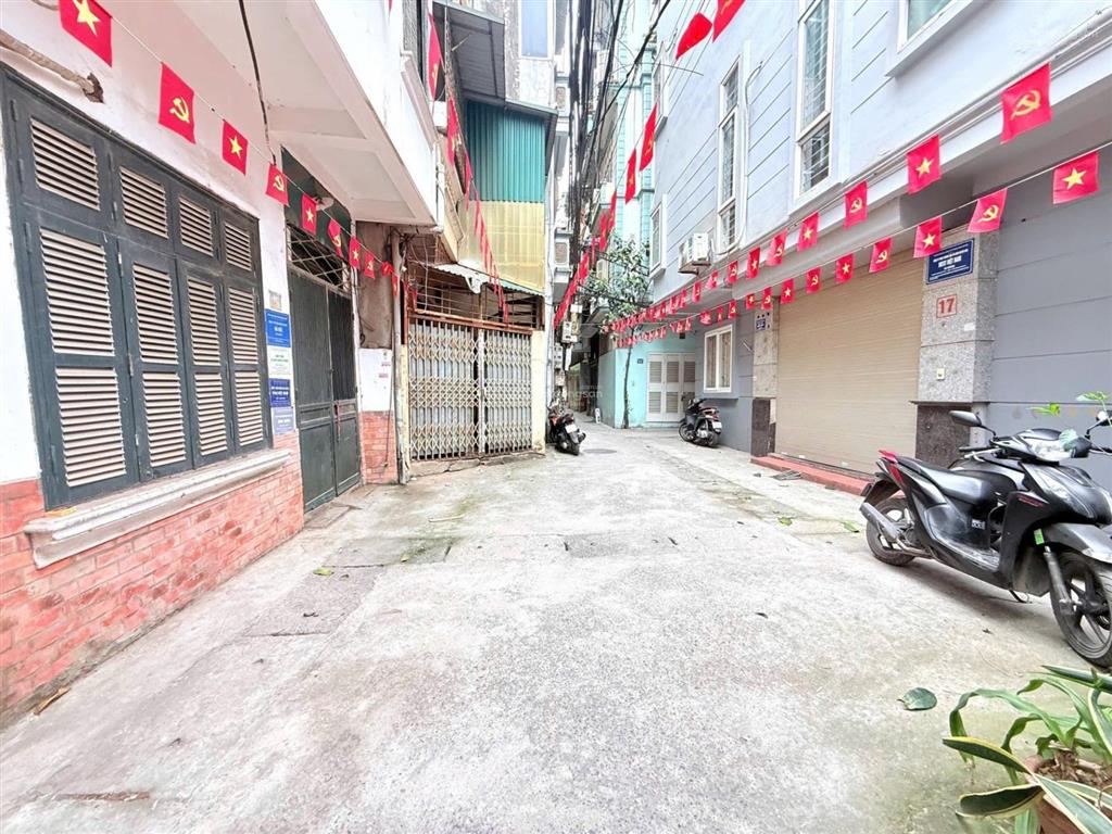 Bán nhà vạn phúc, ba đình 32m2 nhà 4 tầng ngõ ô tô, cách 1 nhà ra phố, giá hơn 9 tỷ