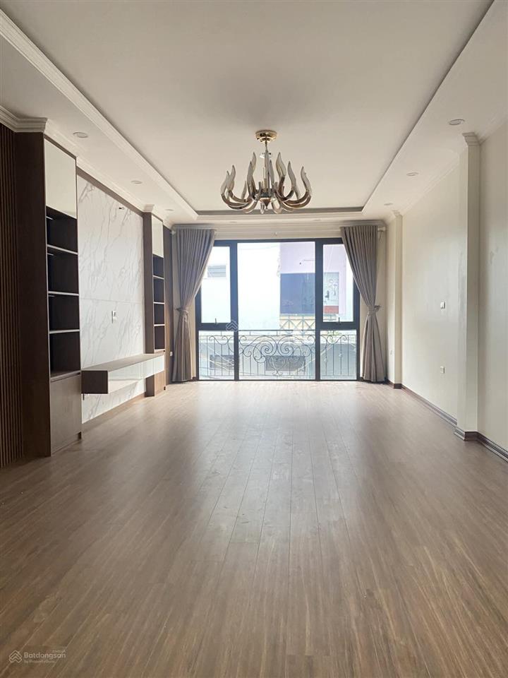Bán nhà p liễu giai ba đình 32m2 nhà 4 tầng ngõ ô tô, cách 1 nhà ra phố, giá hơn 9 tỷ