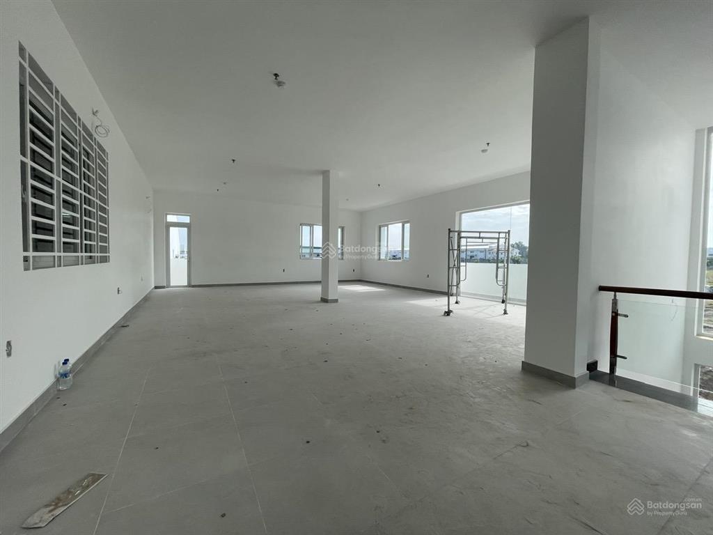Cho thuê 4.000m2 nhà xưởng trong kcn tp. mới  thủ dầu một bình dương