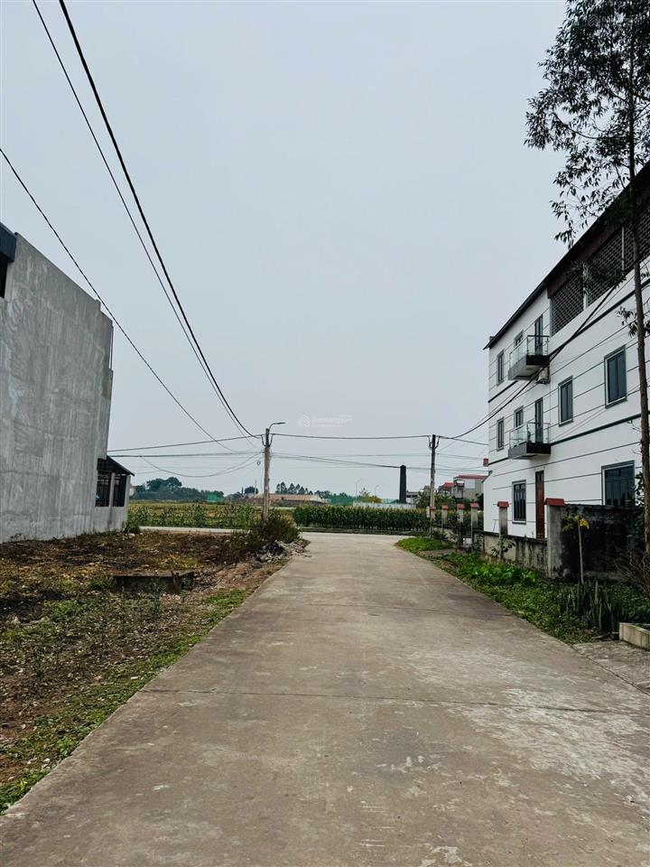 Đón sóng hạ tầng  đất làn 2 trước mặt kcn nghĩa hưng đang san lấp