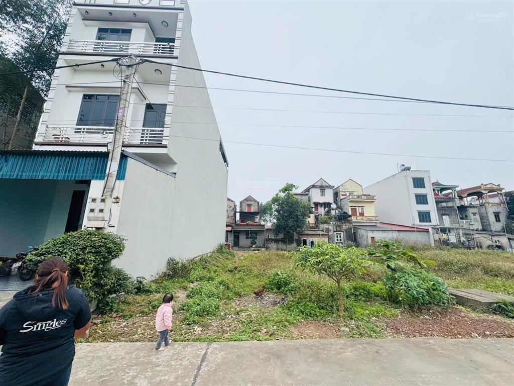 Đón sóng hạ tầng  đất làn 2 trước mặt kcn nghĩa hưng đang san lấp