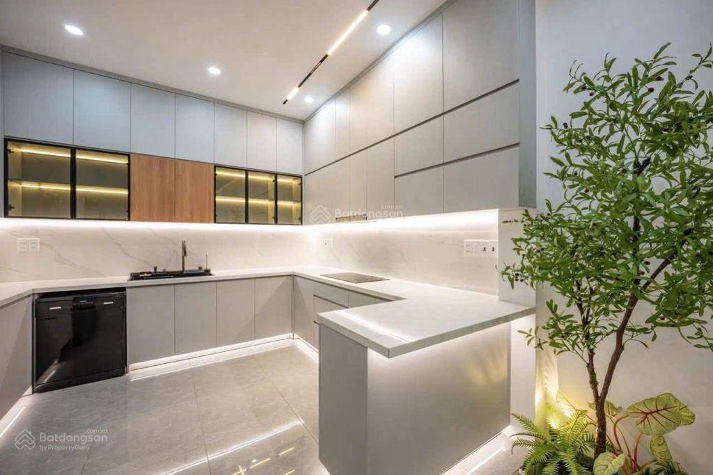 Bán nhà lê văn sỹ pn, 4 tầng, full nội thất xịn sò, sổ đẹp, nhích 9 tỷ