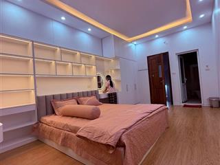 Hàng hiếm tại trần duy hưng, 12,8 tỷ, 50m2, 5pn, 5vs, 6 tầng  cực gần mặt phố