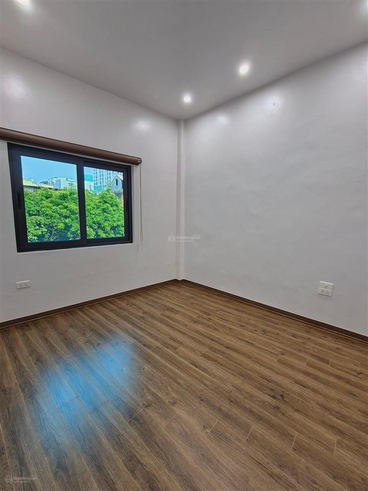 Nhỉnh 9 tỷ! chủ cần bán nhà ở hồ tùng mậu  45m2 5 tầng  mặt tiền lô góc 2 thoáng  vị trí đẹp