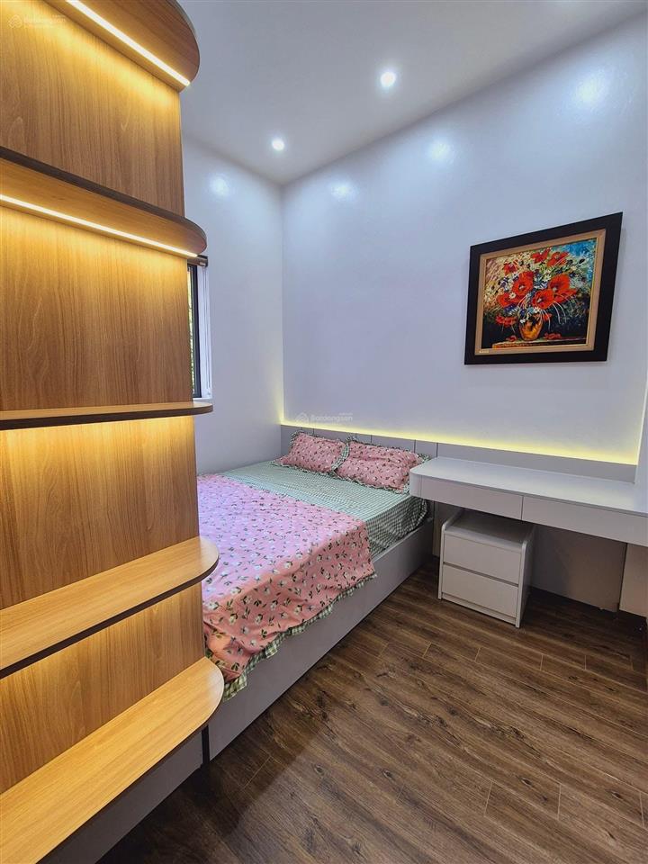 Nhỉnh 9 tỷ! chủ cần bán nhà ở hồ tùng mậu  45m2 5 tầng  mặt tiền lô góc 2 thoáng  vị trí đẹp