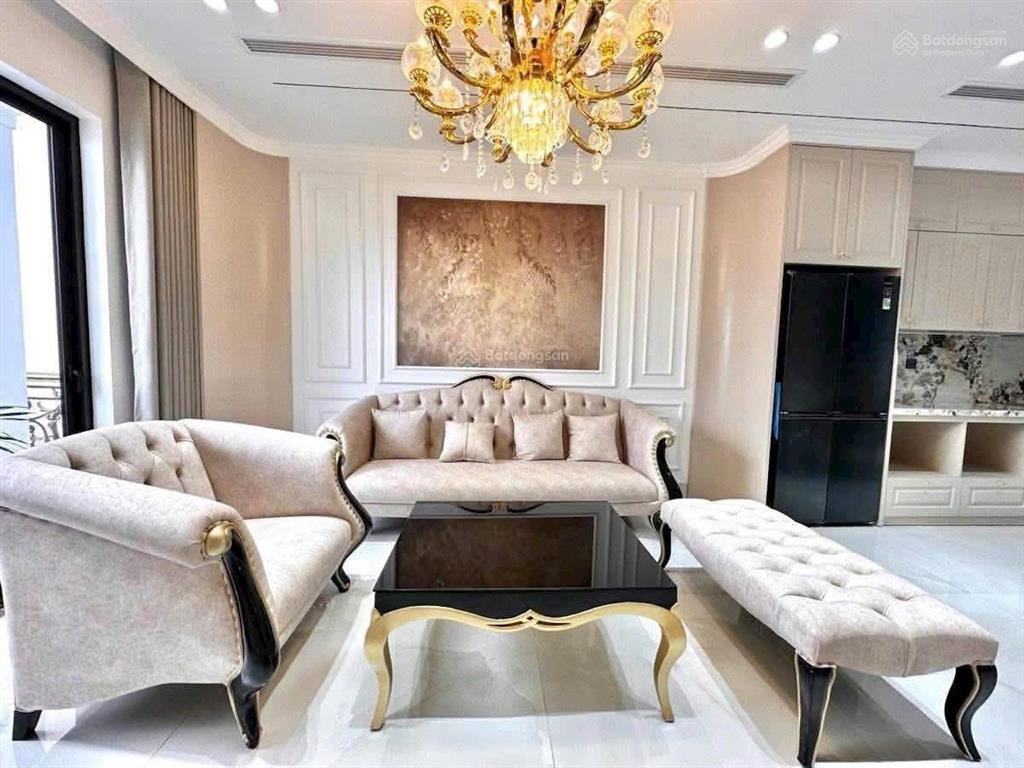 Bán đất phố mai dịch  hà nội, diện tích 50m2 mặt tiền 4m nở hậu  gpxd 7 tầng  2 mặt ngõ