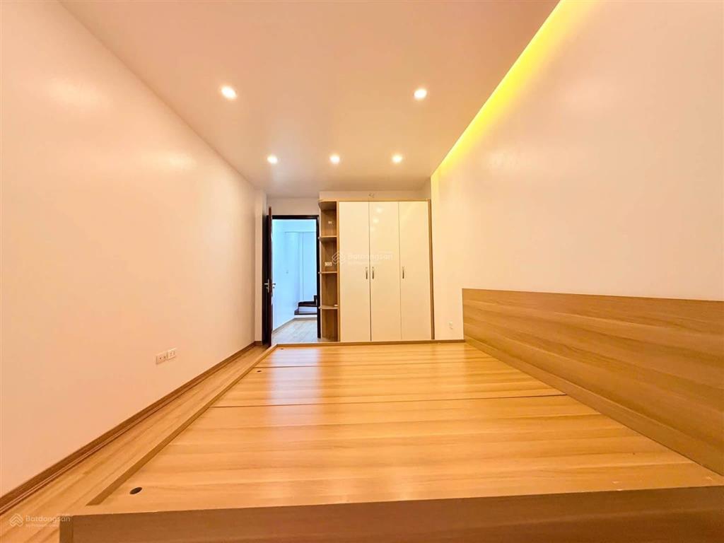 Nhà thật! chính chủ cần bán nhà phố trần thái tông  35m2 6 tầng kiên cố  gần phố  nhỉnh 8tỷ tl
