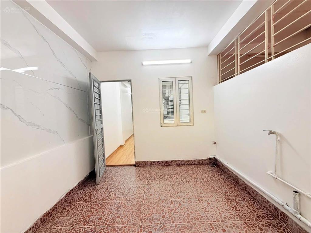 Nhà thật! chính chủ cần bán nhà phố trần thái tông  35m2 6 tầng kiên cố  gần phố  nhỉnh 8tỷ tl