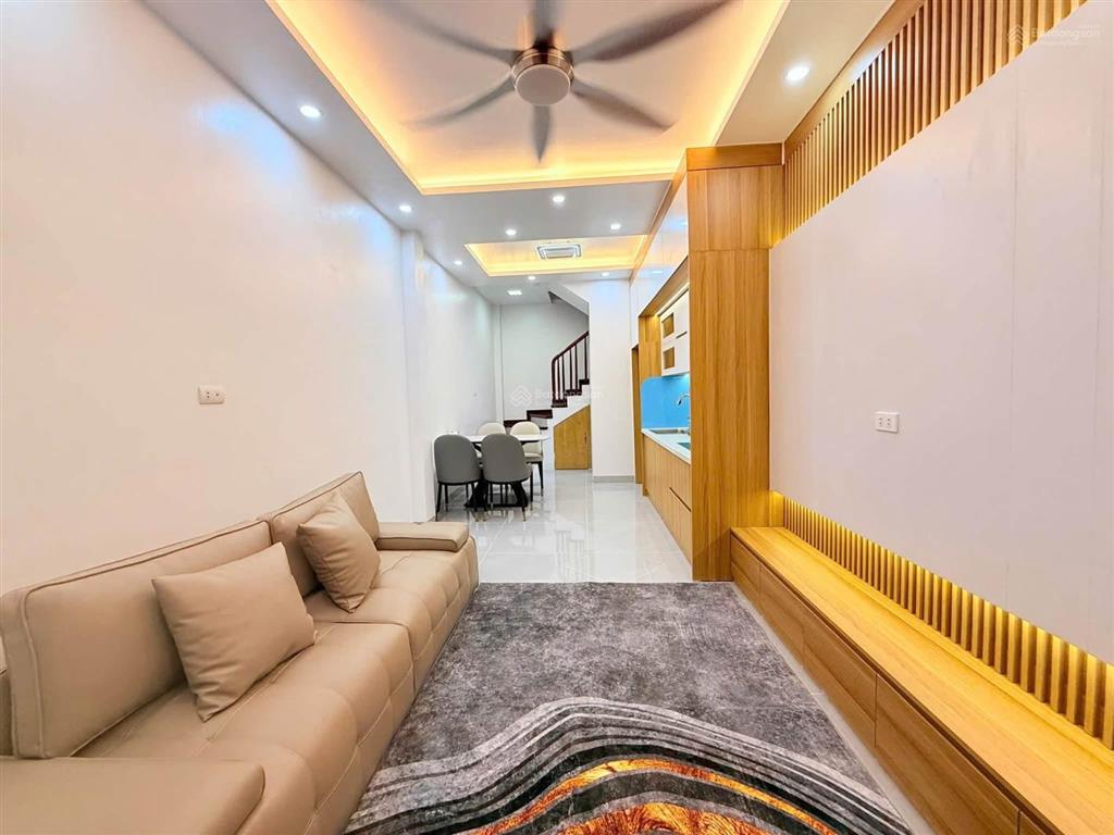 Nhà thật! chính chủ cần bán nhà phố trần thái tông  35m2 6 tầng kiên cố  gần phố  nhỉnh 8tỷ tl