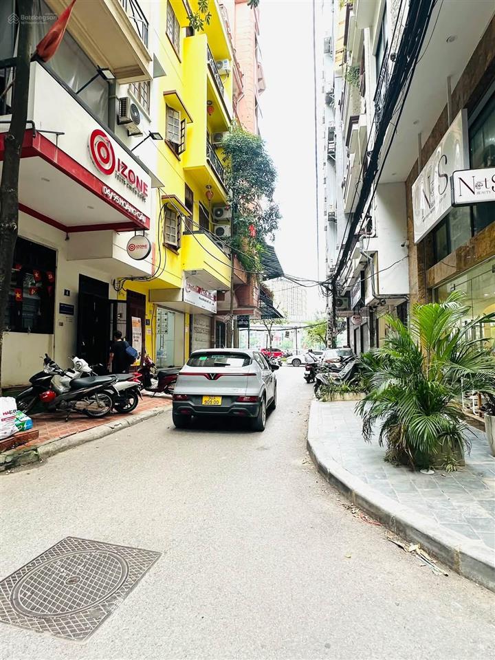 Giảm sâu! chính chủ bán nhà cầu giấy  38m2 5 tầng ngõ rộng  vị trí đẹp