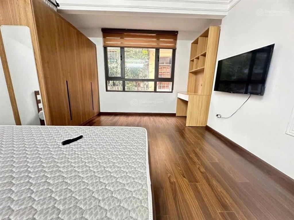 Giảm sâu! chính chủ bán nhà cầu giấy  38m2 5 tầng ngõ rộng  vị trí đẹp