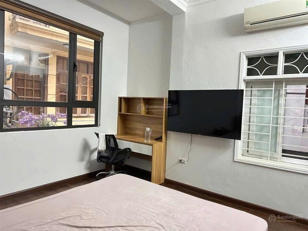 Giảm sâu! chính chủ bán nhà cầu giấy  38m2 5 tầng ngõ rộng  vị trí đẹp