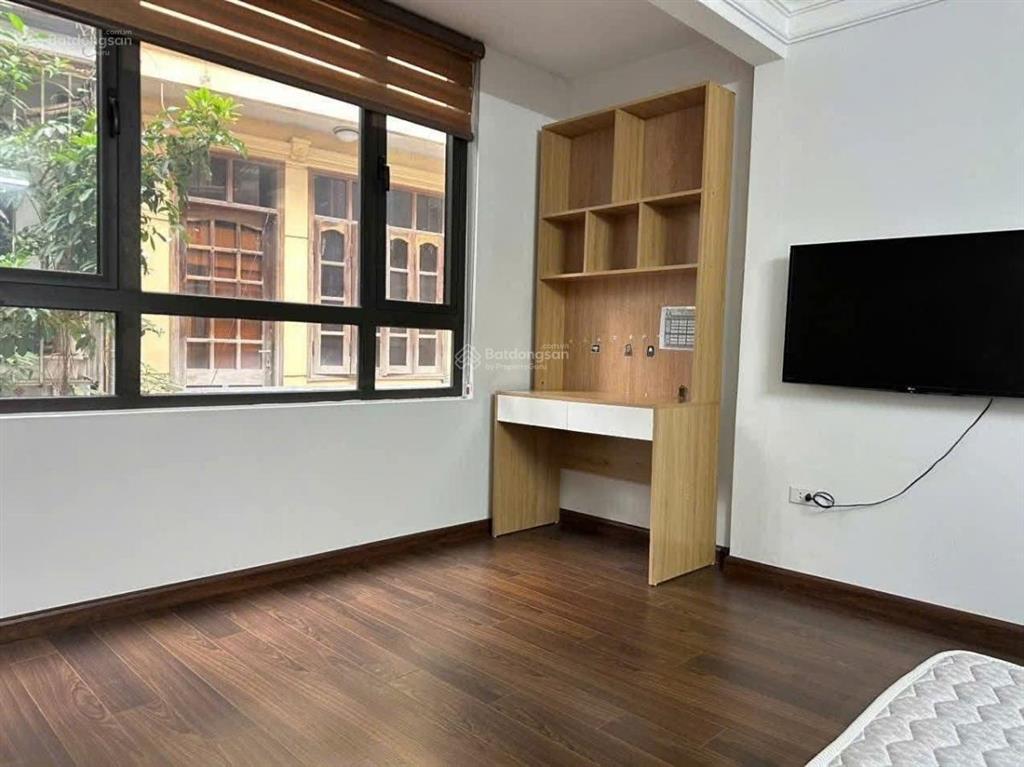 Giảm sâu! chính chủ bán nhà cầu giấy  38m2 5 tầng ngõ rộng  vị trí đẹp
