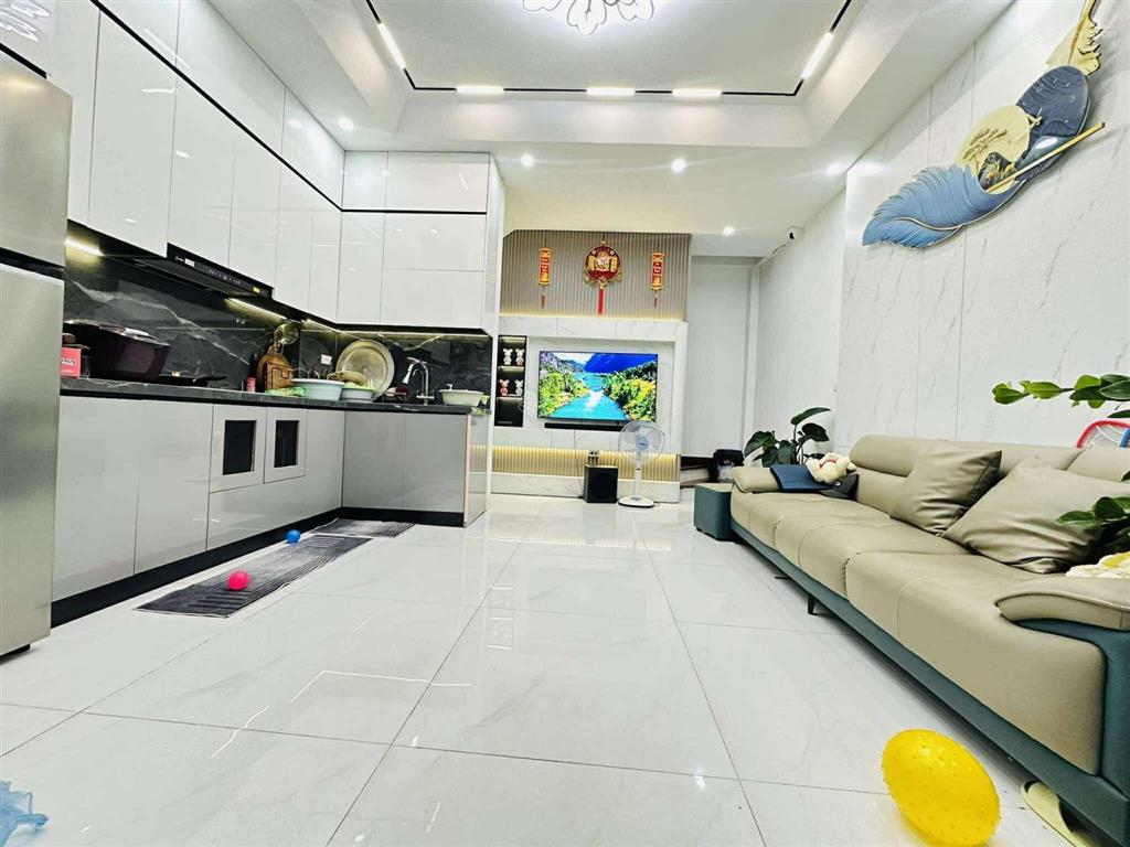 Bán nhà thật  phố trần duy hưng  50m2 6 tầng mặt rộng 2 thoáng  cách ô tô mặt phố 60m