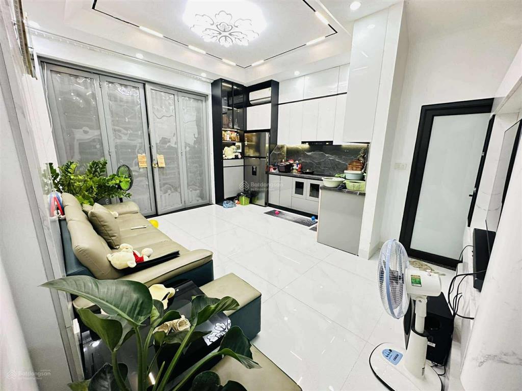 Bán nhà thật  phố trần duy hưng  50m2 6 tầng mặt rộng 2 thoáng  cách ô tô mặt phố 60m