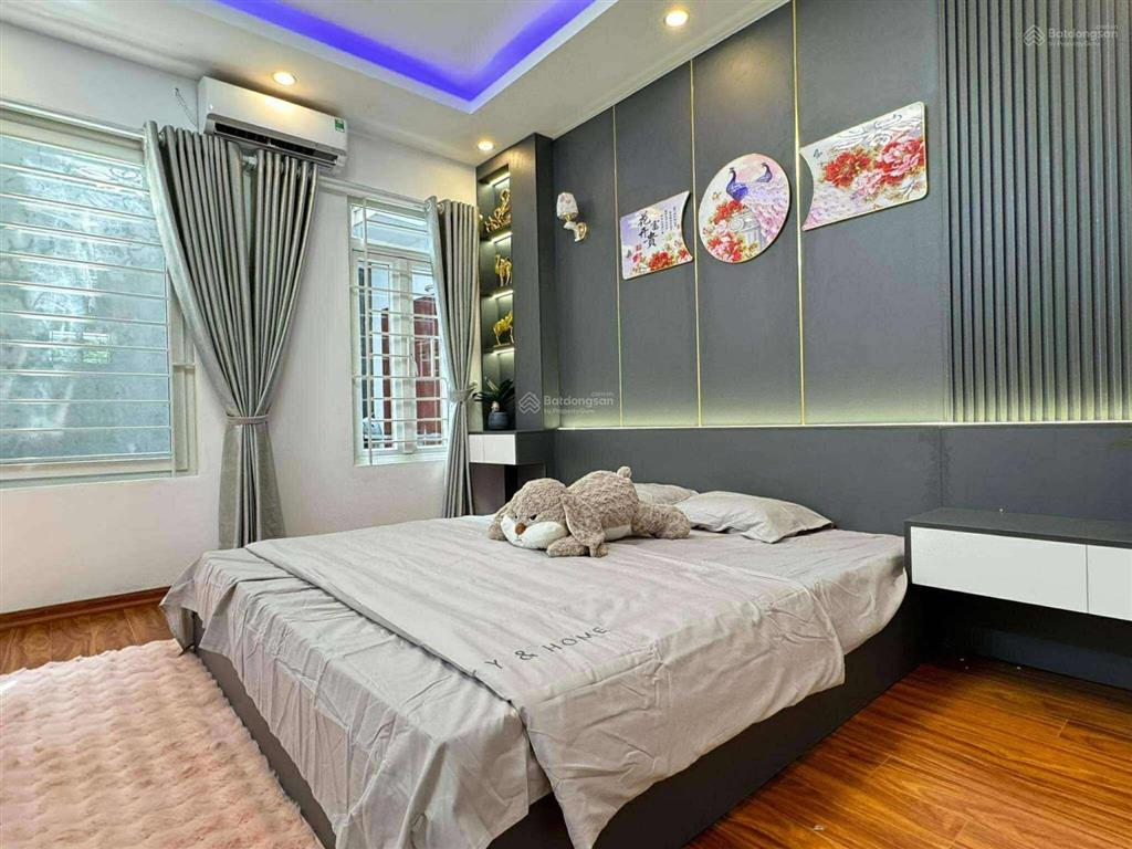 Bán nhà thật  phố trần duy hưng  50m2 6 tầng mặt rộng 2 thoáng  cách ô tô mặt phố 60m