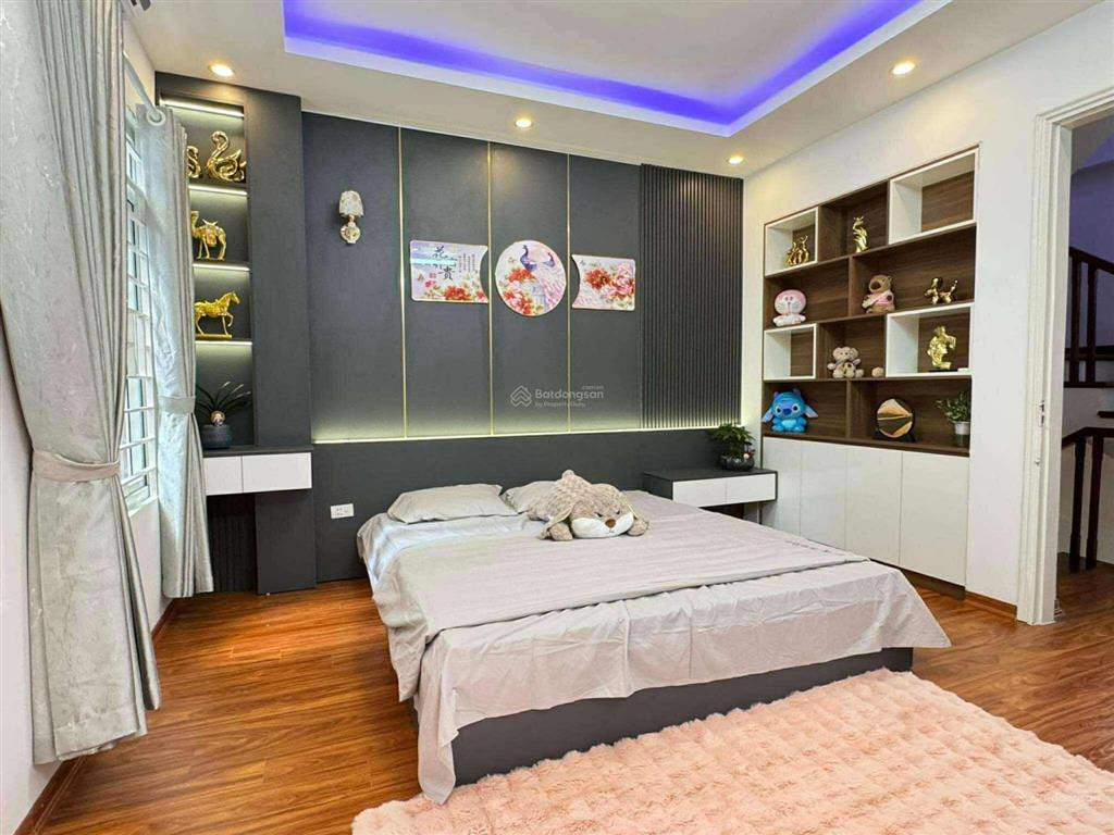 Bán nhà thật  phố trần duy hưng  50m2 6 tầng mặt rộng 2 thoáng  cách ô tô mặt phố 60m