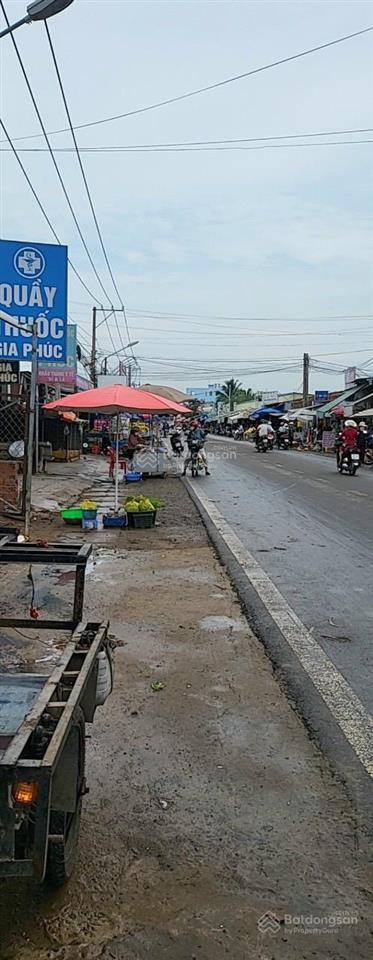 Em còn vài lô mặt tiền hùng vương xã phú đông, giá tốt cho anh chị đầu tư