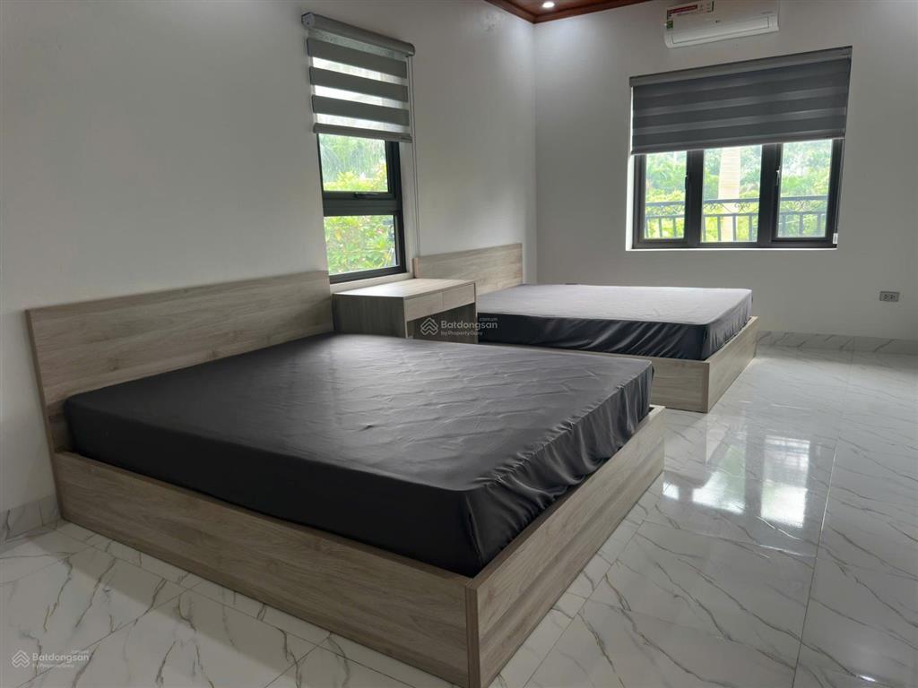 Cho thuê biệt thự nhà vườn dt 180m², 4 phòng ngủ, sân vườn rộng, có sân bóng đa năng  memory house