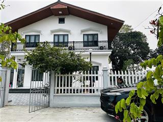 Cho thuê biệt thự nhà vườn dt 180m², 4 phòng ngủ, sân vườn rộng, có sân bóng đa năng  memory house