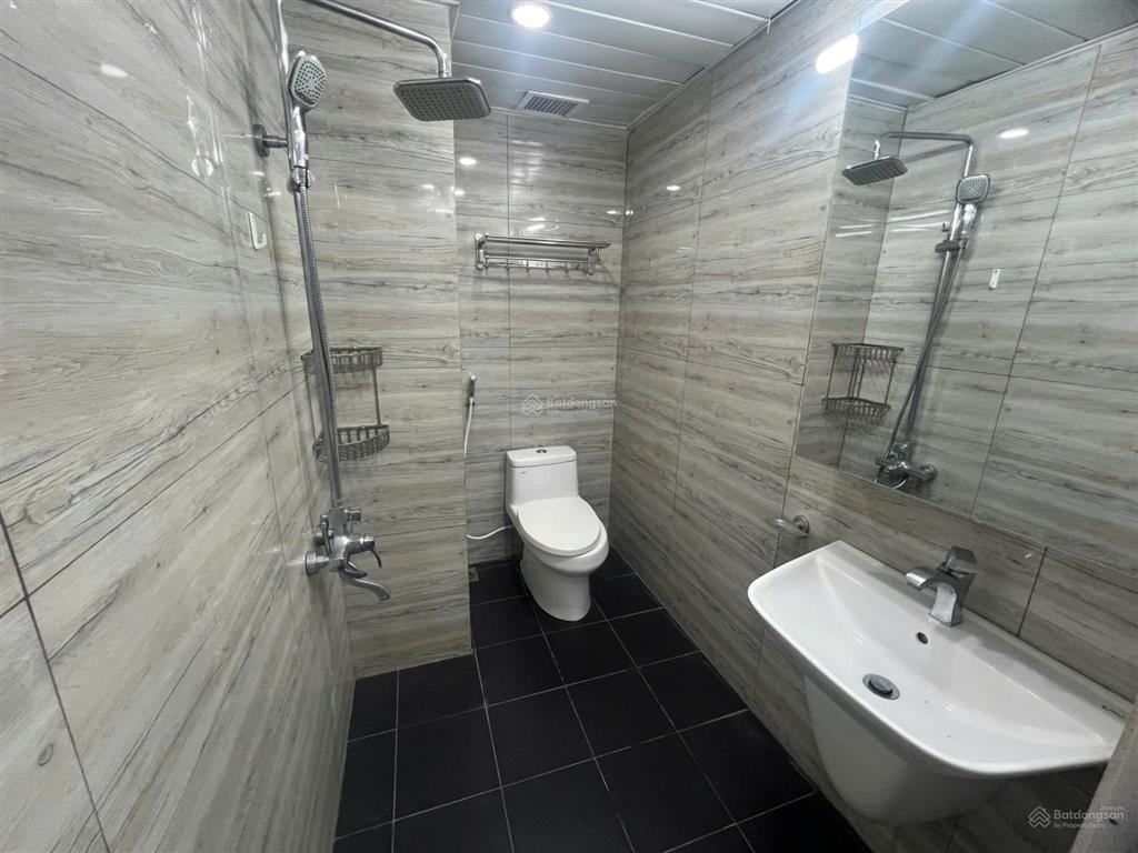 Cho thuê căn hộ hùng vương plaza 3pn 3wc giá 22tr/tháng, có suất đậu xe hơi