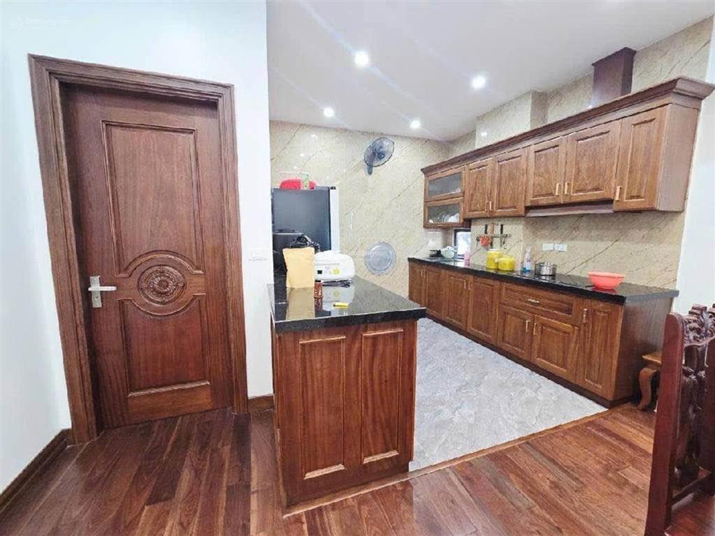 Bán tòa apartment hàm nghi  9 tầng thang máy  36 phòng + winmart  khai thác 240tr/th