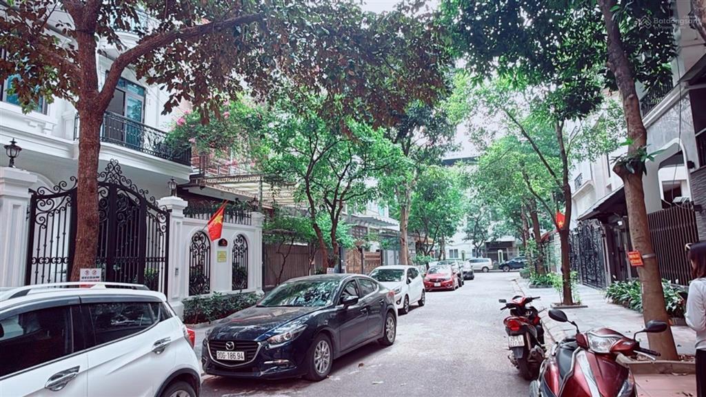 Biệt thự mỹ đình 1 lưu hữu phước  mặt tiền 8m  thang máy  nội thất gỗ gõ đỏ
