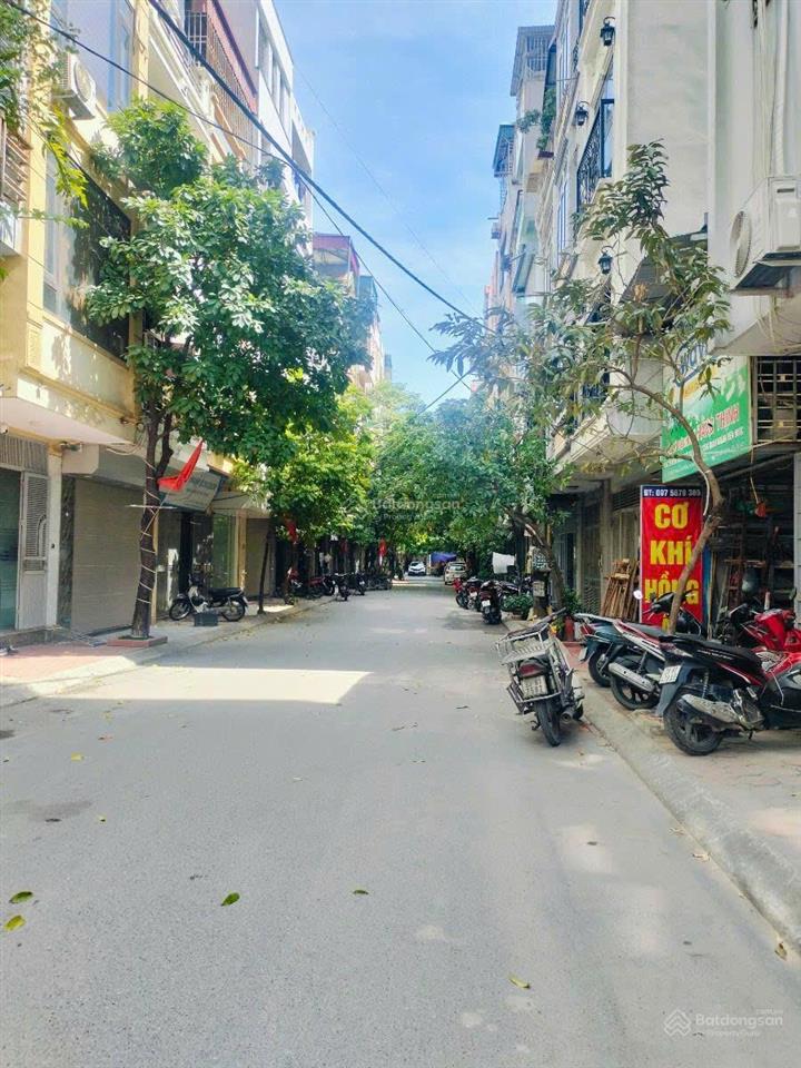 Bán nhà văn quán hà đông căn nhà có 10 2 gần hồ , gần ô tô, diện tích 55m2 x 5m mt