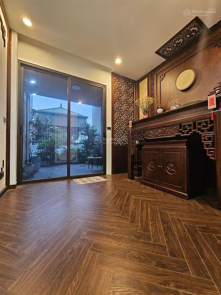 Bán nhà văn quán hà đông căn nhà có 10 2 gần hồ , gần ô tô, diện tích 55m2 x 5m mt