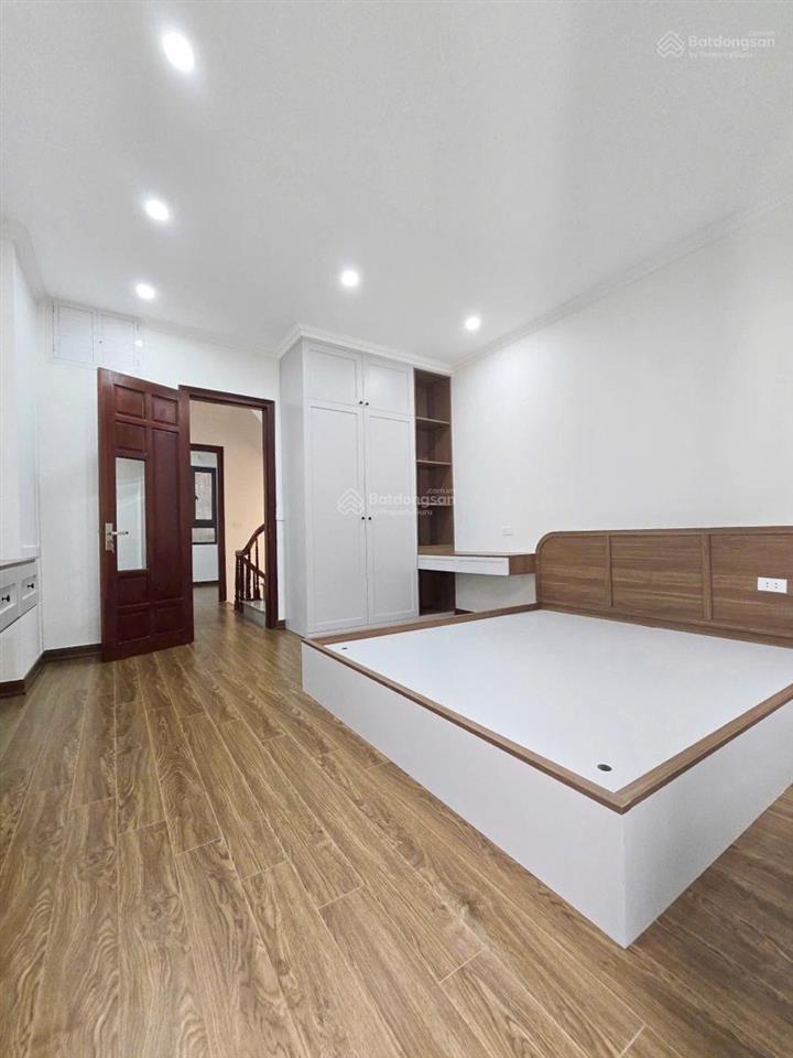 Bán nhà xa la hà đông ô tô lùi cửa, ngõ nông, gần phố nhà đẹp về ở ngay dt 40m2x4t, 3.8m mt