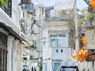 Nhà. bán. sát mặt tiền lê quang định bình thạnh 55 m2 hẻm xe hơi 3 tầng btct st nở hậu 10t