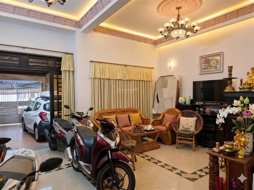 Nhà bán. sát mặt tiền lê quang định hoàng hoa thám xe hơi nằm nhà 110 m2  3 tầng btct chỉ 12.99tỷ