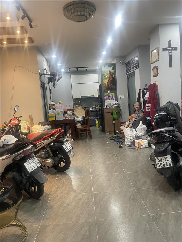 5,8 tỷ trung tâm bình thạnh 57m2 4 tầng btct sân thượng 5pn có sân rộng rãi để xe gần chợ bà chiểu