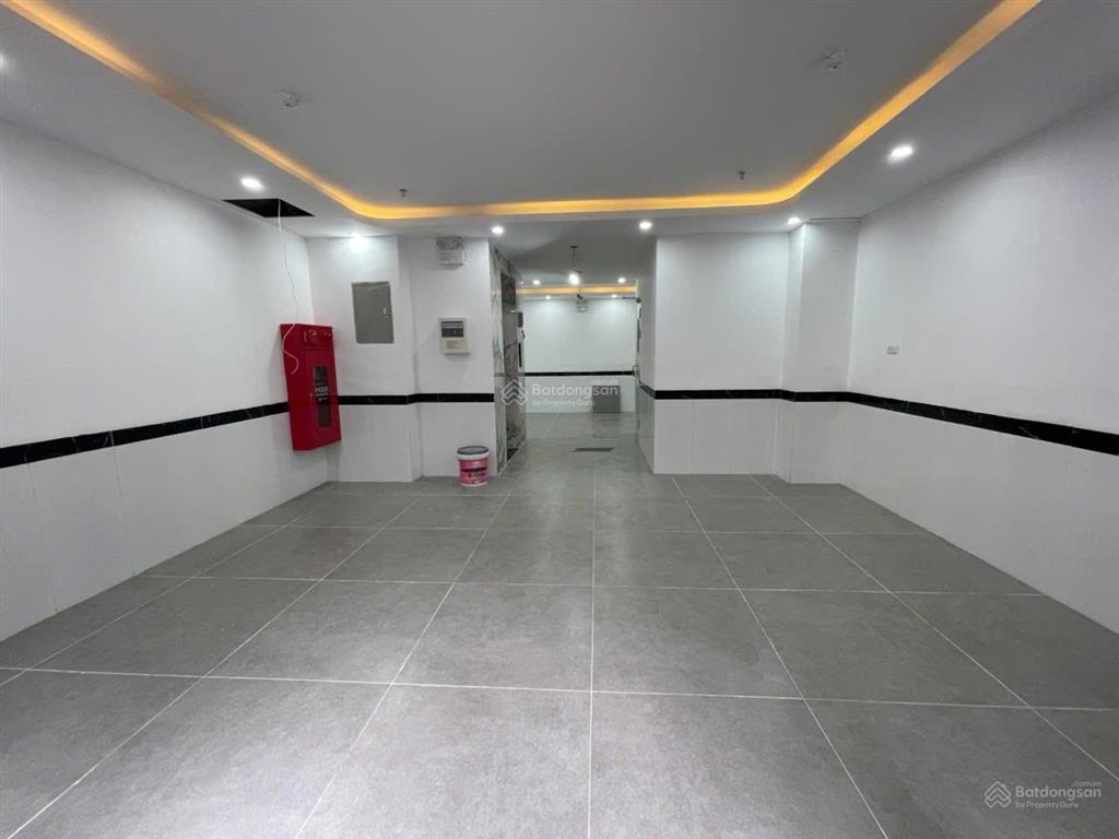 Toà ccmn xây mới gần đh công nghiệp hn. 60m, 7t, thang máy, xây mới, 13 phòng kk. dt 55tr/th