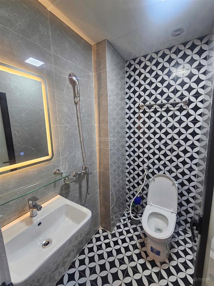 Bán tòa chdv dòng tiền xây mới cạnh kđt ciputra, 2 thoáng, nội thất xịn xò. 55m2, 16 kk. dt 70tr
