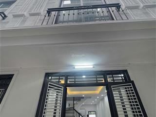 Nhà 4tầng 34m2, ôtô đỗ cửa, có sân chơi riêng, gần chợ, trường học, 10p ra bx yên nghĩa, tàu điện