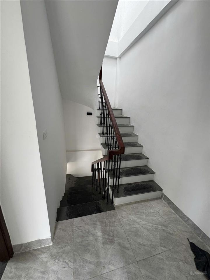 Rẻ nhất bình minh, 3tầng*33m2, ôtô đỗ cửa, sổ sẵn, ngay trường, chợ, 10p ra bx yên nghĩa, tầu điện