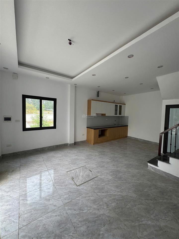 Chính chủ bán nhà 3tầng*33m2, ôtô đỗ cửa, gần trường, chợ, điểm bus, 10p ra bx yên nghĩa, tầu điện