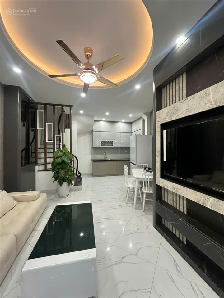 Rẻ bất ngờ, nhà mới 42m2, ôtô đỗ cửa, full nội thất, ngay trục chính, sát chợ, 7p lên bx yên nghĩa.