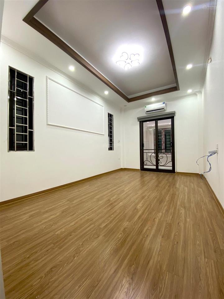 Giá tốt, nhà ngay ql6, cây xăng đồng mai, ôtô đỗ cạnh, vài phút ra tầu điện, bến xe yên nghĩa